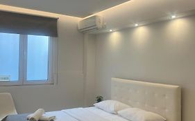 Purple- Lux Studio 2' From Metro Petralona